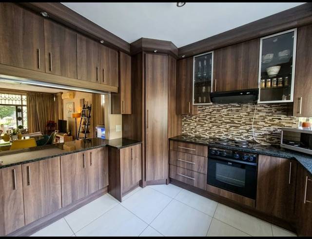 3 BEDROOM TOWNHOUSE FOR SALE IN THREE RIVERS PROPER